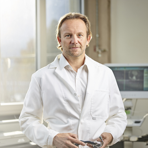Roland Fuschelberger, Arzt